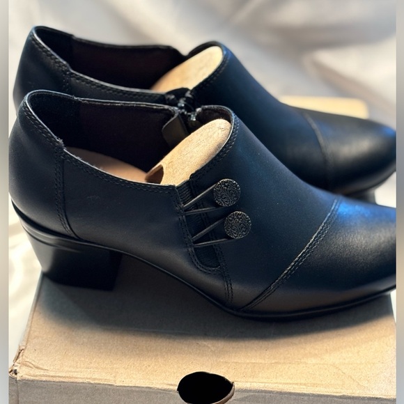 Clarks Women’s Emslie Warren Leather Ankle Boots size 5.5 New In Box - Picture 6 of 11